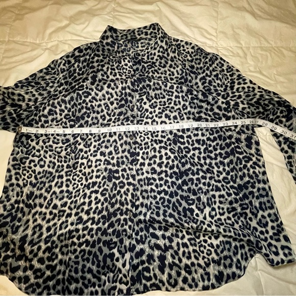 Jones of NY Navy and GrayLeopard Print Button-Up Blouse size 22W - Picture 5 of 12